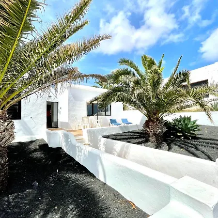 With Sea Views, Wifi, Direct Access To The Beach In *