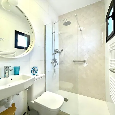 With Sea Views, Wifi, Direct Access To The Beach In فيلة تشاركو ديل بالو