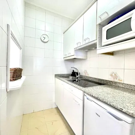 فيلة With Sea Views, Wifi, Direct Access To The Beach In
