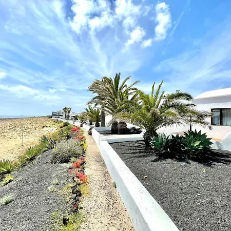 With Sea Views, Wifi, Direct Access To The Beach In فيلة *