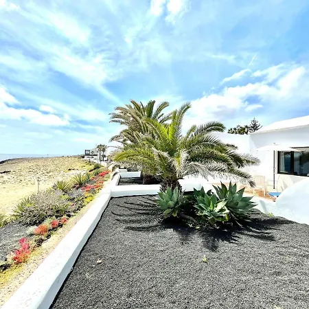 With Sea Views, Wifi, Direct Access To The Beach In Charco del Palo