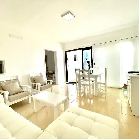 With Sea Views, Wifi, Direct Access To The Beach In Charco del Palo
