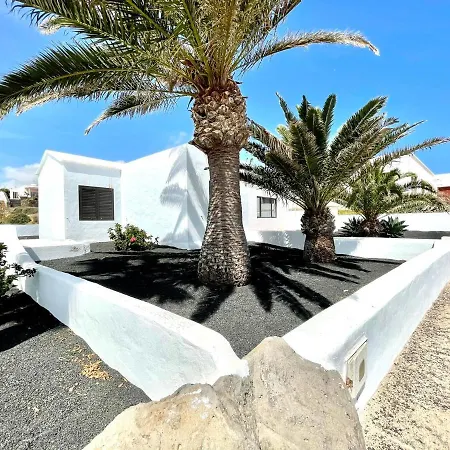 With Sea Views, Wifi, Direct Access To The Beach In Charco del Palo