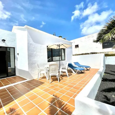Villa With Sea Views, Wifi, Direct Access To The Beach In Charco del Palo