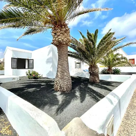 With Sea Views, Wifi, Direct Access To The Beach In
