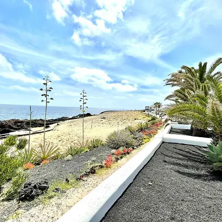 Villa With Sea Views, Wifi, Direct Access To The Beach In