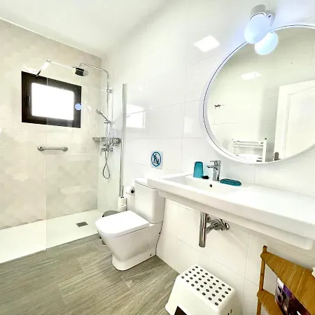 With Sea Views, Wifi, Direct Access To The Beach In Villa