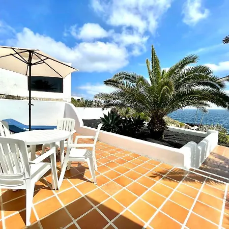With Sea Views, Wifi, Direct Access To The Beach In *