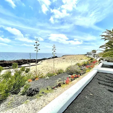 With Sea Views, Wifi, Direct Access To The Beach In וילה